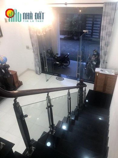 Bán nhà đường Linh Đông, Thủ Đức, DT: 105m2, 3 tầng, 4PN, xe hơi ngủ trong nhà, giá 6.X Tỷ.