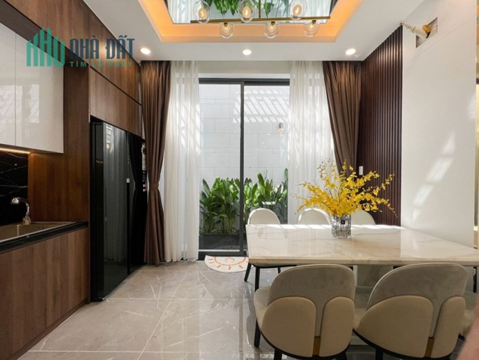 Bán nhà đường ô tô quận 7 , có thang máy, giá 6 tỷ 500 triệu , 1 trệt 3 lầu