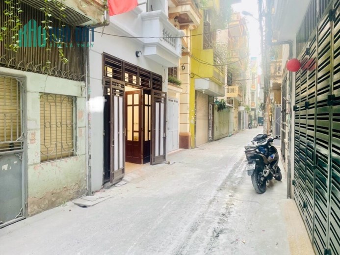 NHÀ TRƯỜNG CHINH, LÔ GÓC, GẦN PHỐ, NGÕ RỘNG, KINH DOANH, CHỈ 8 TỶ