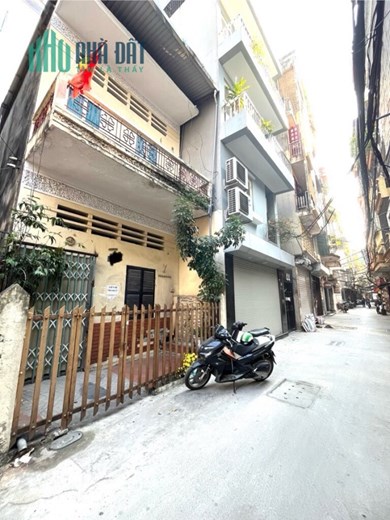 NHÀ TRƯỜNG CHINH, LÔ GÓC, GẦN PHỐ, NGÕ THÔNG TỨ TUNG, Ô TÔ, CHỈ 8.5 TỶ