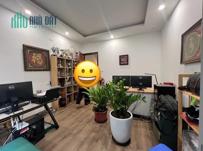 NHÀ TRƯỜNG CHINH, LÔ GÓC, GẦN PHỐ, NGÕ THÔNG TỨ TUNG, Ô TÔ, CHỈ 8.5 TỶ