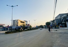 Cho thuê 150m2 mặt đường Nguyễn Tất Thành, Tích Sơn