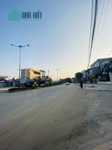 Cho thuê 150m2 mặt đường Nguyễn Tất Thành, Tích Sơn