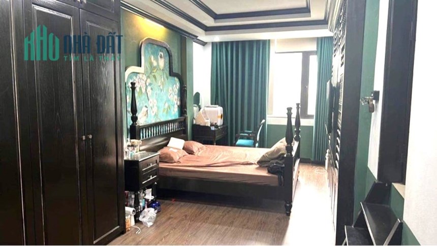 Chính chủ bán gấp nhà mặt phố Dương Quảng Hàm 130m2, vỉa hè rộng, kinh doanh sầm uất, giá 24 tỷ