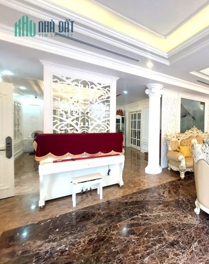Bán gấp nhà phố Dương Quảng Hàm Cầu Giấy 68m 10 tỷ