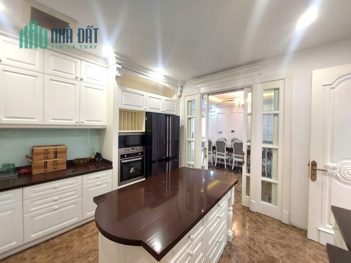 Nhà phân lô giá rẻ ô tô hiếm có chỉ 10 tỷ khu vực Cầu Giấy