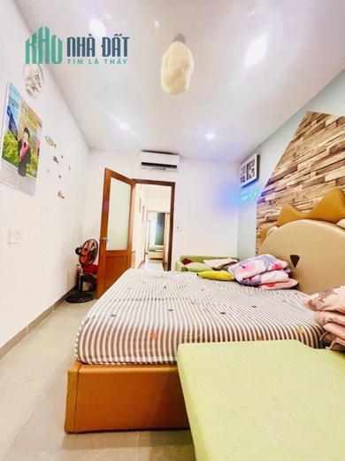 Khu Vip sát Lê Văn Quới Bình Tân 80m2 4 tầng nhỉnh 5 tỷ.