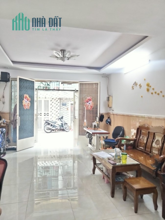 Bán nhà HXH Thoại Ngọc Hầu, quận Tân Phú, 3 lầu btct, 50m2 giá chỉ 4 tỷ 99