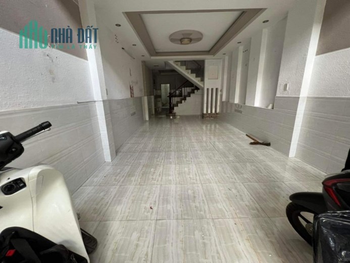 Hẻm Vip xe hơi vào nhà sát Lê Văn Qưới BT 82m2 3 tầng 5 tỷ hơn