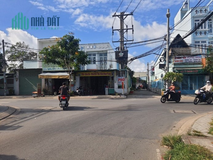 Bán nhà xưởng 2 mặt tiền+biệt thự 3 tầng,thổ cư 1800m2,xe công vào 24h,giá bán 48 tỷ,LH 0907753508