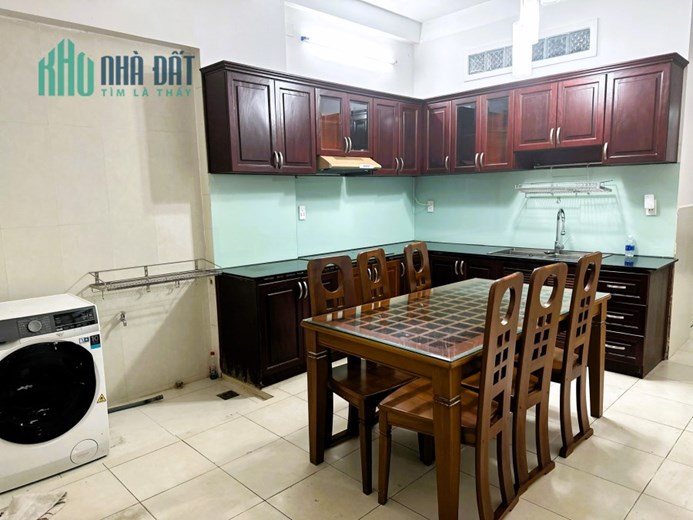 Cho thuê nhà 1T1L 180m2 3pn full nội thất mặt tiền đường số 15 Linh Chiểu