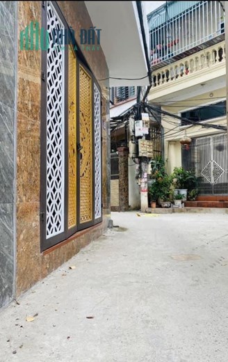 Bán nhà lô góc ngõ 296 Minh Khai DT 37m2 x4T, MT 6m giá 3,75 tỷ, ngõ rộng, sổ đỏ đẹp