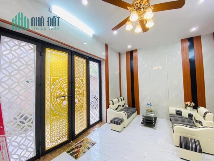 Bán nhà lô góc ngõ 296 Minh Khai DT 37m2 x4T, MT 6m giá 3,75 tỷ, ngõ rộng, sổ đỏ đẹp