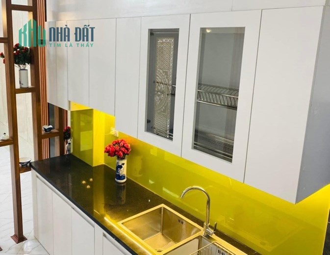 Bán nhà lô góc ngõ 296 Minh Khai DT 37m2 x4T, MT 6m giá 3,75 tỷ, ngõ rộng, sổ đỏ đẹp