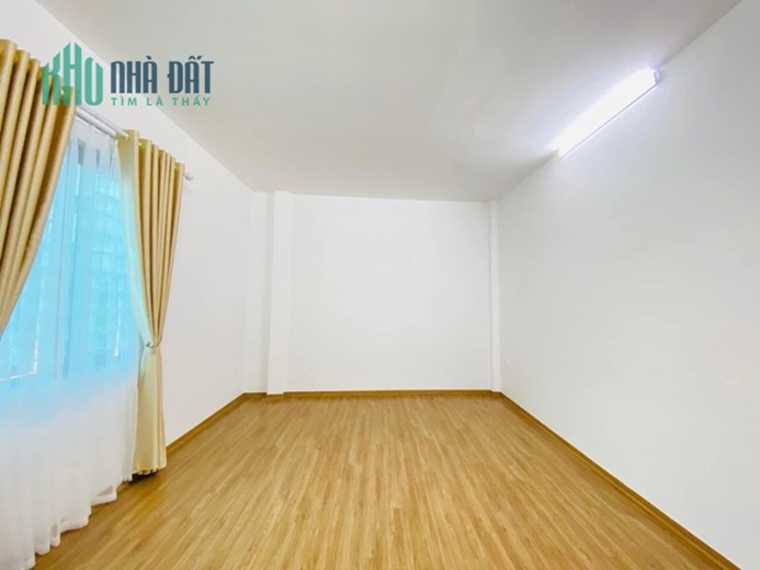 Bán nhà lô góc ngõ 296 Minh Khai DT 37m2 x4T, MT 6m giá 3,75 tỷ, ngõ rộng, sổ đỏ đẹp
