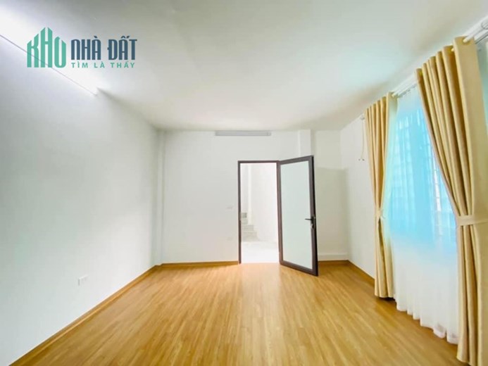 Bán nhà lô góc ngõ 296 Minh Khai DT 37m2 x4T, MT 6m giá 3,75 tỷ, ngõ rộng, sổ đỏ đẹp