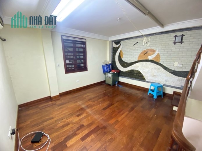GẦN PHỐ, NHÀ ĐẸP Ở LUÔN, SÂN THOÁNG – 5 tầng Thuốc Bắc 19m chỉ 3.15 tỷ