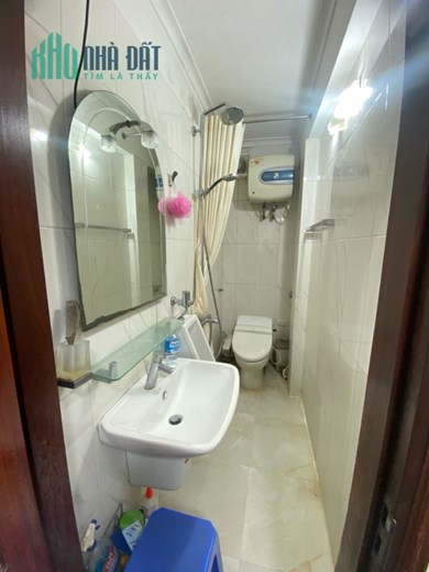 GẦN PHỐ, NHÀ ĐẸP Ở LUÔN, SÂN THOÁNG – 5 tầng Thuốc Bắc 19m chỉ 3.15 tỷ