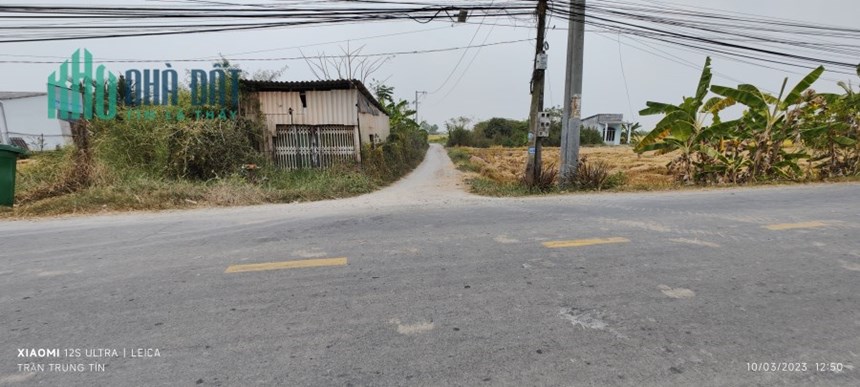 Bán lô đất lúa chuyển thổ mặt tiền đường đá xanh giá 700 triệu.công
