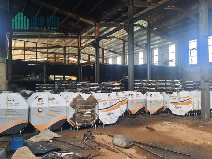 Bán nhà xưởng 2 mặt tiền+biệt thự 3 tầng,thổ cư 1800m2,xe công vào 24h,giá bán 48 tỷ,LH 0907753508