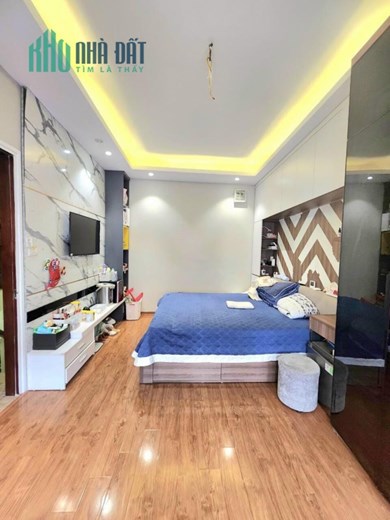 Bán nhà ngõ Nguyễn Hoàng, Nam Từ Liêm 36m2 giá 3.25 tỷ, 5 tầng, 4PN, MT 3m
