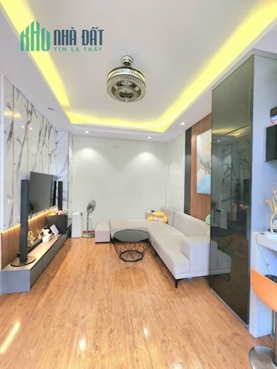 Bán nhà ngõ Nguyễn Hoàng, Nam Từ Liêm 36m2 giá 3.25 tỷ, 5 tầng, 4PN, MT 3m