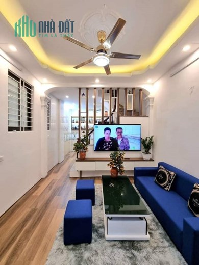 Bán nhà ngõ Nguyễn Hoàng, Nam Từ Liêm 36m2 giá 3.25 tỷ, 5 tầng, 4PN, MT 3m