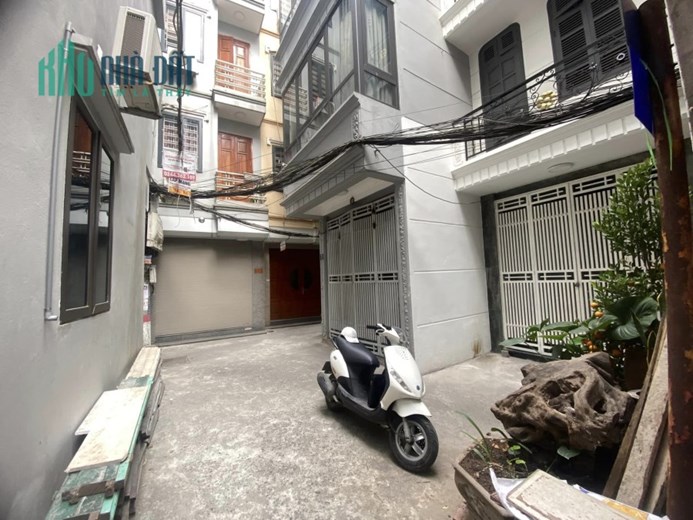 Bán nhà ngõ Hoa Bằng, Cầu Giấy 35.8m2 4PN, 5 tầng, giá 3.45 tỷ, MT 3m