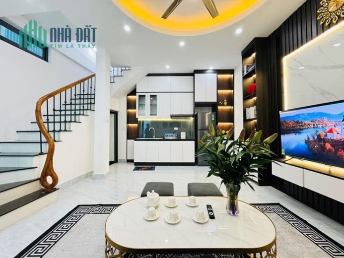 Bán nhà ngõ Nguyễn Khang, Cầu Giấy 37m2 giá 3.75 tỷ, 5 tầng, 4PN, MT 3.1m