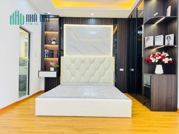 Bán nhà ngõ Nguyễn Khang, Cầu Giấy 37m2 giá 3.75 tỷ, 5 tầng, 4PN, MT 3.1m