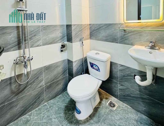 Bán nhà ngõ Nguyễn Khang, Cầu Giấy 37m2 giá 3.75 tỷ, 5 tầng, 4PN, MT 3.1m