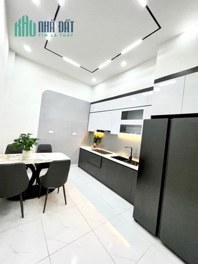 Bán nhà ngõ 110 Trần Duy Hưng, Cầu Giấy 32m2 giá 3.45 tỷ, 4 tầng, 3PN, MT 3.2m