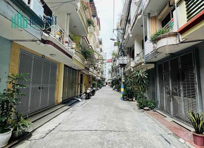 Bán nhà ngõ Lạc Long Quân, Tây Hồ 33m2 giá 3.15 tỷ, 4 tầng, 3PN, MT 3m
