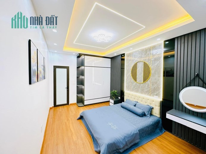 Bán nhà ngõ Thụy Khuê, Tây Hồ 39m2 giá 3.65 tỷ, 5 tầng, 4PN, MT 3m