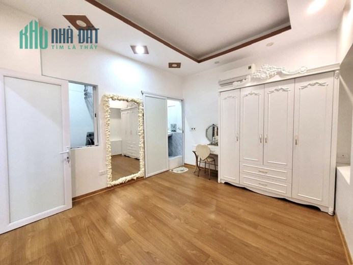 Bán nhà trong ngõ Láng Hạ, Đống Đa 32m2 giá 3.25 tỷ, 4 tầng, 3PN, MT 3m