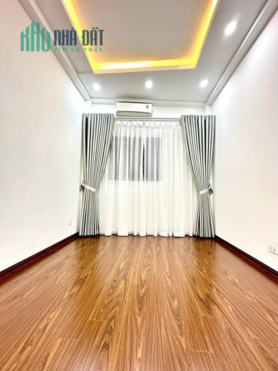 Bán nhà ngõ Đê La Thành, Đống Đa 36m2 giá 3.95 tỷ, 5 tầng, 4PN, MT 3m