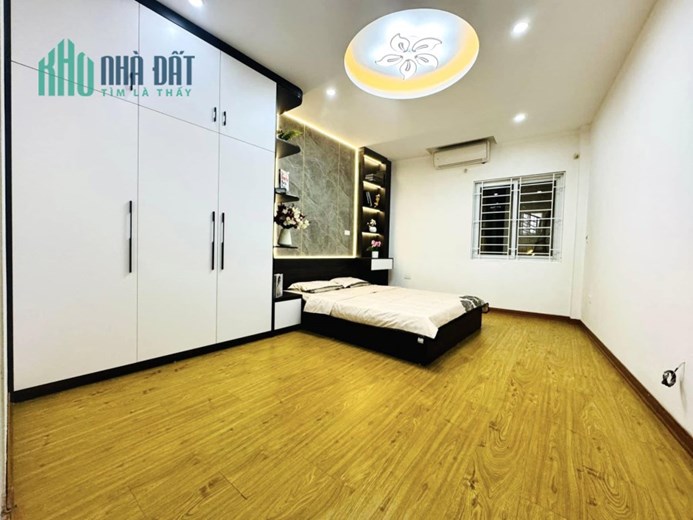 Bán nhà ngõ Thái Thịnh, Đống Đa 34m2 giá 3.65 tỷ, 5 tầng, 4PN, MT 3.4m