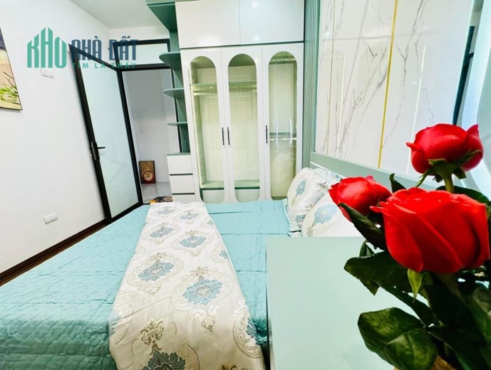 Bán nhà ngõ Thái Hà, Đống Đa 32.45m2 giá 3.75 tỷ, 4 tầng, 3PN, MT 2.95m