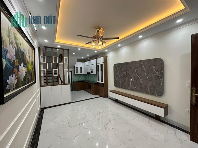 Bán nhà ngõ Nguyễn Trãi, Thanh Xuân 36m2 giá 3.75 tỷ, 5 tầng, 3PN, MT 3m
