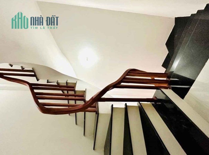 Bán nhà ngõ Khương Hạ, Thanh Xuân 36m2 giá 3.25 tỷ, 5 tầng, 4PN, MT 3m