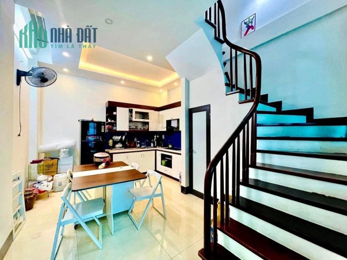 Bán nhà ngõ Khương Trung, Thanh Xuân 37m2 giá 3.55 tỷ, 4 tầng, 3PN, MT 3.15m