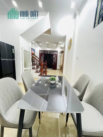 Bán nhà ngõ Trương Định, Hai Bà Trưng 35m2 giá 3.45 tỷ, 5 tầng, 3PN, MT 3.5m