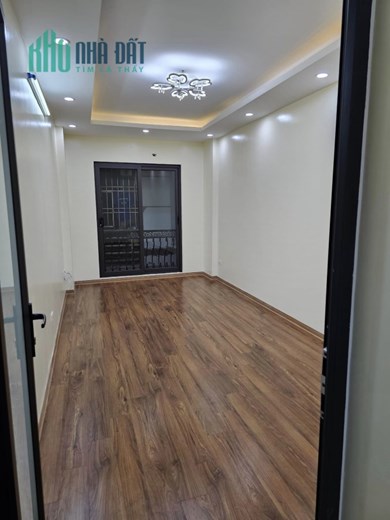 Bán nhà ngõ Mai Động, Hoàng Mai 38m2 giá 3.65 tỷ, 5 tầng, 4PN, MT 3m