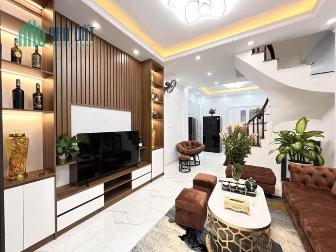 Bán nhà ngõ Trương Định, Hoàng Mai 34m2 giá 3.25 tỷ, 4.5 tầng, 3PN, MT 3m