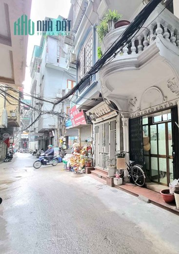 Bán nhà ngõ Đê La Thành, Ba Đình 33m2 giá 3.45 tỷ, 4 tầng, 3PN, MT 3m