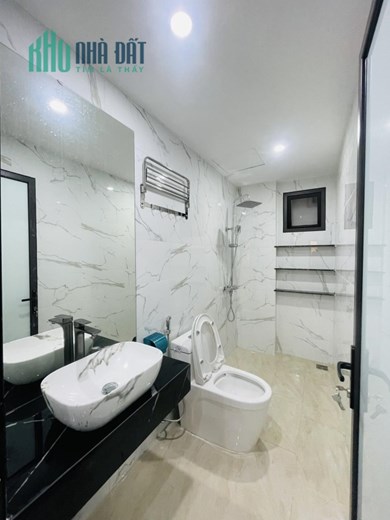 Bán nhà ngõ Đội Cấn, Ba Đình 36m2 giá 3.95 tỷ, 5 tầng, 4PN, MT 3m
