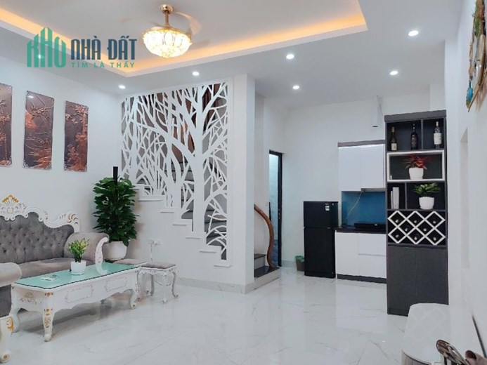 Bán nhà ngõ Phạm Hùng, Nam Từ Liêm 42m2 giá 4.15 tỷ, 5 tầng, 4PN, MT 3m