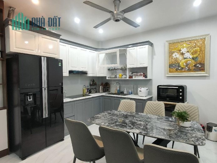 Bán nhà ngõ Phạm Hùng, Nam Từ Liêm 42m2 giá 4.15 tỷ, 5 tầng, 4PN, MT 3m