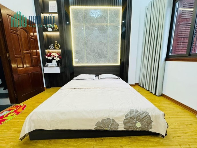 Bán nhà ngõ Bà Triệu, Hà Đông 42m2 giá 4.15 tỷ, 5 tầng, 4PN, MT 3m