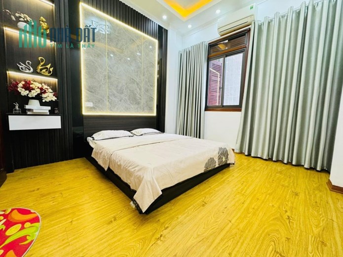 Bán nhà ngõ Bà Triệu, Hà Đông 42m2 giá 4.15 tỷ, 5 tầng, 4PN, MT 3m